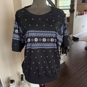 LuLaRoe Black and Blue Short Sleeve Top
